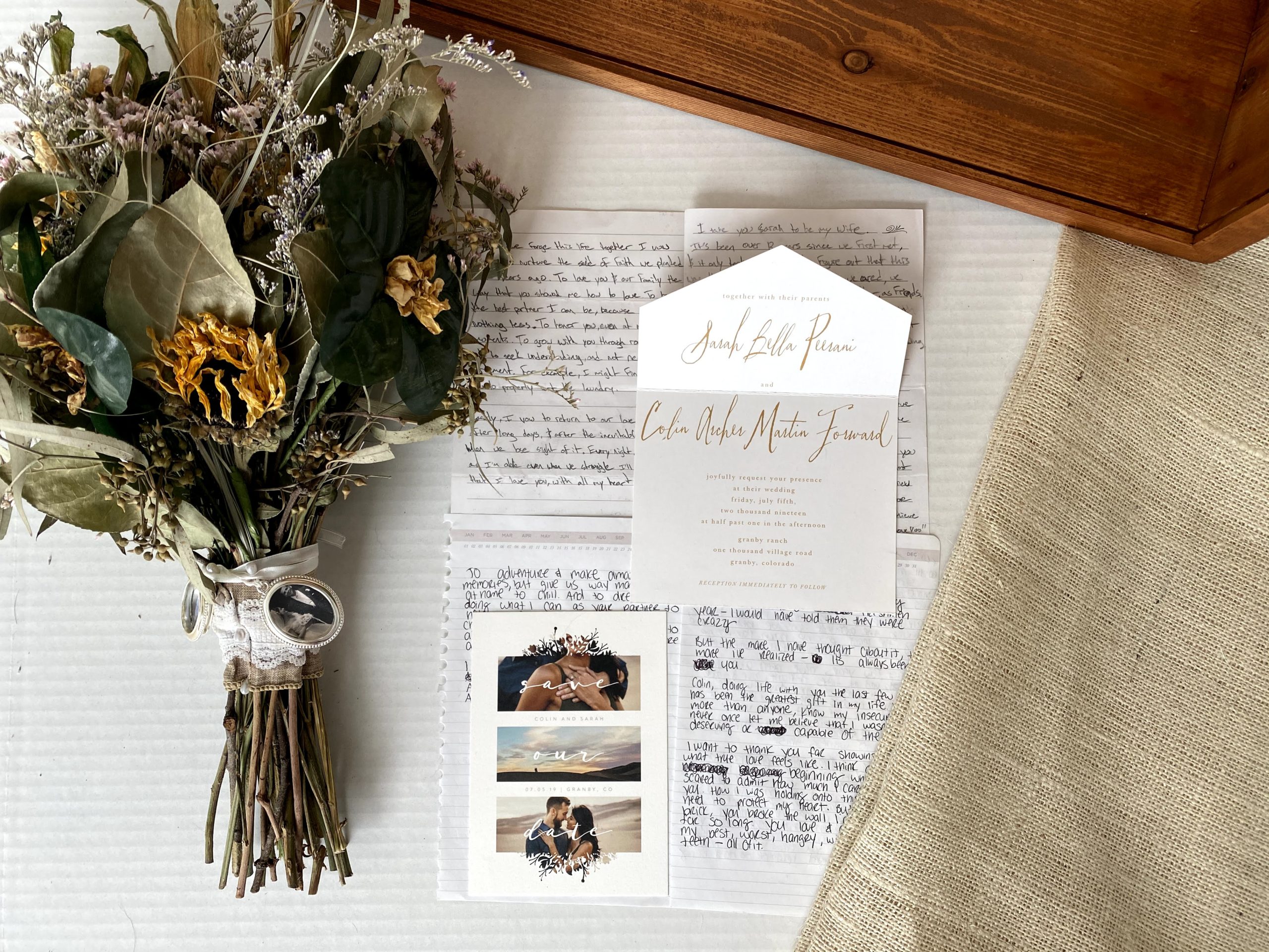 wedding-invitation-shadow-box-ideas